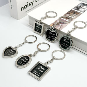 Porte-clés carré de haute qualité, populaire dans les usines, porte-clés commémoratif, joli cadeau pour couple. - Product Image 1