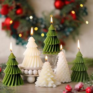 Bougie décorative de Noël en cire de soja pour aromathérapie, en forme de sapin de Noël - Product Image 1