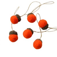 Ornements en feutre de laine en forme de gland et de pomme de pin en gros, décorations à suspendre pour sapin de Noël, accessoires pour couronnes d'automne pour la décoration de la maison en fêtes