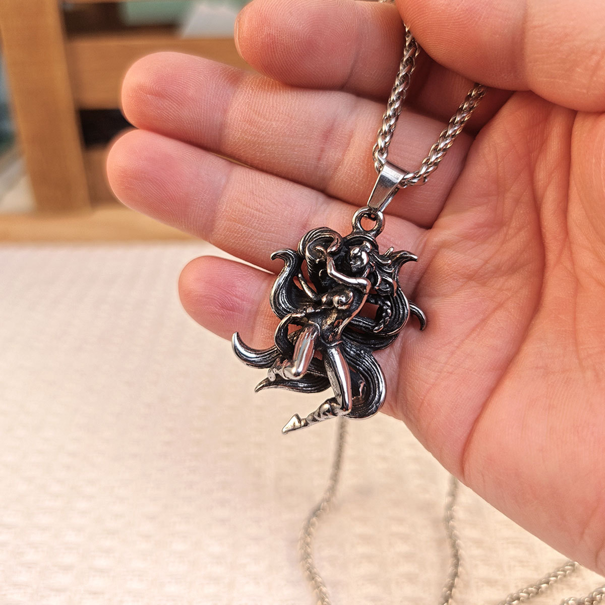 จี้พร้อมสร้อยคอ 402*3*60 ซม.