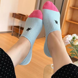 Calcetines invisibles sin costuras para mujer, finos, de corte bajo, antideslizantes, con bloques de color y estampado animal, estilo veraniego - Product Image 2