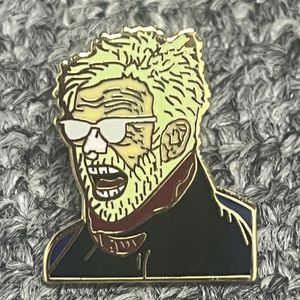Fornitore Cinese XD di Strumenti Musicali, Bandiera Multicolore Geometrica con Logo Scolastico, in Lega di Zinco Pressofusa Personalizzabile - Product Image 1