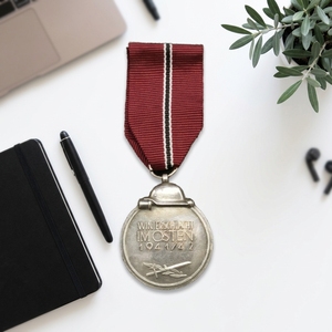 Medalla del Este 1941/42, Moneda Conmemorativa <span class=keywords><strong>Alemana</strong></span> con Esmaltado, Material de Zinc, Diseño de Doble Cara, de la Segunda <span class=keywords><strong>Guerra</strong></span> Mundial - Product Image 1