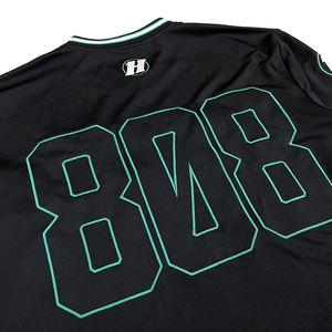 Maillot de football personnalisé avec numéro, design par sublimation, style rétro classique, manches courtes, 100% polyester respirant - Product Image 6