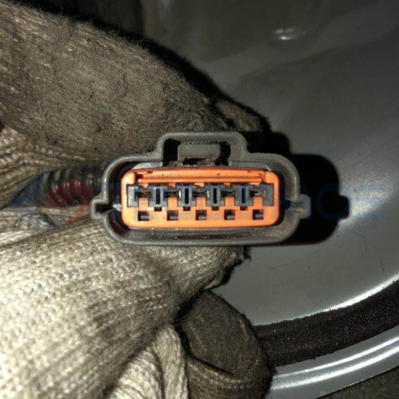 Car Connector For 5pin gasoline pump plug For Nissan For Fengdu For A33 CT5-0010M-1