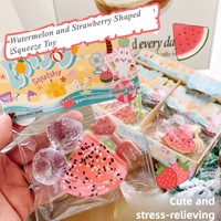 Nouveaux jouets à presser en gros, pastèque et fraise d'été, jouet anti-stress, 12 pièces par boîte, plastique super doux, jouets sensoriels unisexes