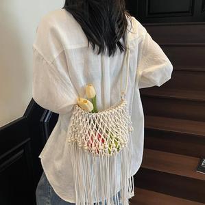 Bolso <span class=keywords><strong>de</strong></span> hombro <span class=keywords><strong>de</strong></span> cuerda <span class=keywords><strong>de</strong></span> algodón con flecos <span class=keywords><strong>de</strong></span> macramé hecho a mano <span class=keywords><strong>de</strong></span> estilo bohemio, bandolera <span class=keywords><strong>de</strong></span> malla <span class=keywords><strong>de</strong></span> <span class=keywords><strong>ganchillo</strong></span> personalizada con borla larga - Product Image 2