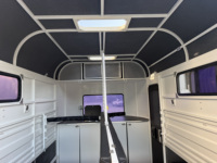 Remorque pour chevaux 2HSL de haute qualité 2026 pour le transport de 2 chevaux avec cuisine et boîte à équipement de luxe 2HSL