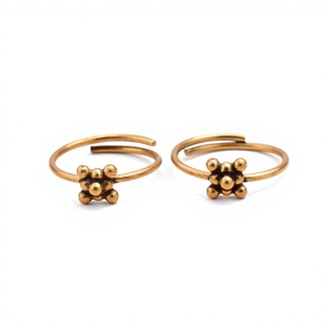 Bague d'orteil ajustable en laiton plaqué or avec fleur, bijou de pied ouvert pour femme, idéal pour la plage et les soirées - Product Image 3