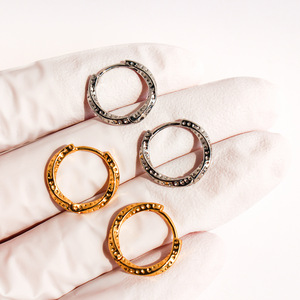 Joyería minimalista, pendiente geométrico chapado en oro de 18 quilates, joyería de moda, pendientes de aro gruesos de forma redonda irregular hueca - Product Image 1