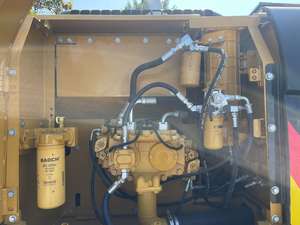 Excavadora Cat 320D usada, fabricada en Japón - Product Image 4