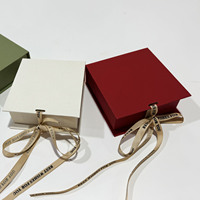 Pochette d'emballage de bijoux en gros et boîte à couvercle rabattable emballage de bijoux de bracelet de collier de cadeau