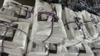 Parure de lit hôtelière 3 places 4 pièces en coton blanc : 2 draps plats et 2 taies d'oreiller