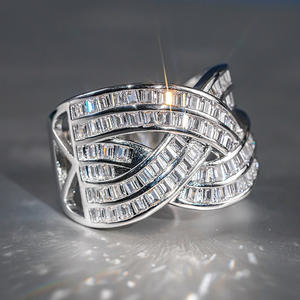 Bague en diamant T0810 en or blanc, taille baguette, couleur G naturelle, bijoux de mariage de luxe pour femmes - Product Image 5