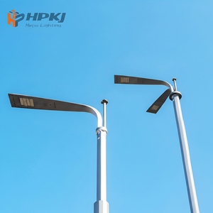 Lampe de rue solaire intégrée tout-en-un IP65 pour l'aménagement paysager, 2000 watts, haute luminosité, caméra de sécurité intégrée - Product Image 2