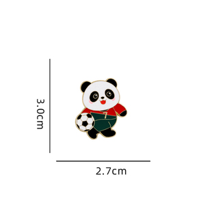 Broche en métal mignonne motif panda footballeur dessin animé, style sportif, badge émaillé décoratif - Product Image 4