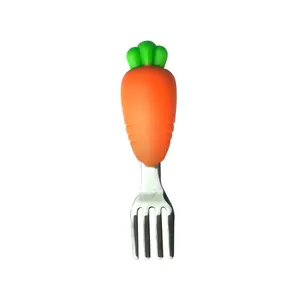 Vendite calde di Amazon forchette e cucchiai per l'alimentazione del bambino in Silicone a forma di carota senza Bpa