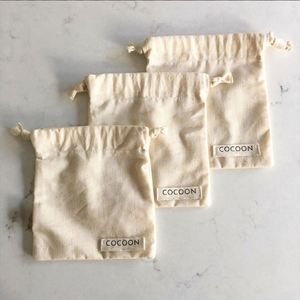 Low MOQ Natural Recycled Organic Cotton <b>Pouch</b> Small Organic <b>Drawstring</b> Dust Bag With Woven Labels - Product Image 1