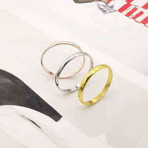 カスタマイズ可能な純金製華奢リング 9K 14K 18K イエローゴールド エンゲージメントバンド 結婚式・パーティー向け卸売 - Product Image 5