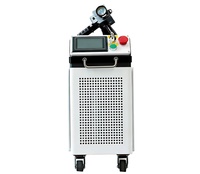 Machine de nettoyage au laser pulsé refroidie par air de 500 W, facile à utiliser, vitesse rapide pour l'élimination de la rouille et le nettoyage des portes en bois/acier inoxydable
