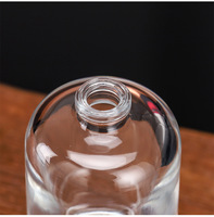 Botol Semprot Parfum Kaca Transparan 50ml Kosong dengan Tutup Pompa Berlapis Emas, Dapat Diisi Ulang, Atomizer Parfum, Cetak Kustom, Pewangi