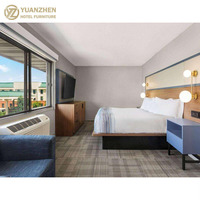 Liquidation de mobilier d'hôtel AmericInn : Ensembles de chambre d'hôtesse avec tête de lit, armoire, chaise et canapé en gros