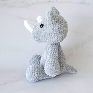 Vente en gros de jouets en crochet pour bébés, animaux amigurumi doux, 100% faits à la main, jouets <span class=keywords><strong>rhinocéros</strong></span>, adorables jouets dinosaures en crochet pour cadeaux - Product Image 4
