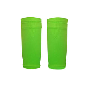 En gros Accessoires de football respirants Manchons de compression pour mollets Chaussettes de football avec protège-tibias et poche - Product Image 4
