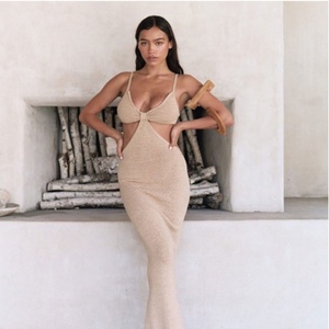 เดรสไหมพรมฤดูร้อนสำหรับผู้หญิง สไตล์ลำลอง สีดำ เซ็กซี่ โชว์หลัง ทรงหลวม ไม่มีแขน มีไซส์พลัส ผ้าชีฟอง แต่งระบายธรรมชาติ - Product Image 3