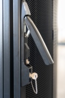 Rack de serveur standard compatible avec les accessoires et les pièces de montage courants pour l'infrastructure de stockage cloud