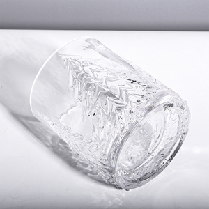 Verre à shot en cristal transparent avec motif sapin 3D en relief créatif, base épaisse et lourde, pour boissons, thème montagne et forêt - Product Image 5