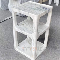 Tabouret décoratif en marbre blanc à courbes irrégulières, table d'appoint en pierre naturelle Wabi Sabi