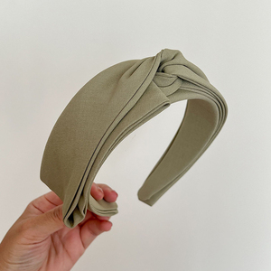 Japon Corée Show Face Petit <span class=keywords><strong>Bandeau</strong></span> De Couleur Unie Tissu Croisé Asymétrique Cheveux Cerceau Simple Premium Large Bord <span class=keywords><strong>Bandeau</strong></span> - Product Image 4