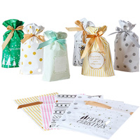 Lot de 50 Sachets Cadeaux en Plastique à Cordon avec Nœuds pour Fêtes de Noël et Halloween, Emballage Autoportant pour Biscuits, Snacks et Bonbons