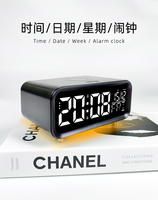 Vente en gros Nouveau Réveil de table électronique numérique multifonctionnel avec affichage de veilleuse à LED Chargement sans fil Horloges de table intelligentes