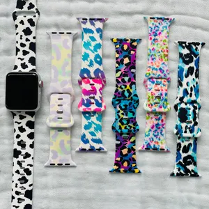 एप्पल के लिए स्टॉक में रंगीन चीता सिलिकॉन पट्टियाँ घड़ी नई चेक-इन के लिए खेल कंगन स्मार्ट घड़ी कलाई बैंड के लिए Iwatch 7 एसई