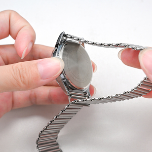 Nuovo <span class=keywords><strong>Cinturino</strong></span> <span class=keywords><strong>per</strong></span> <span class=keywords><strong>Orologio</strong></span> in Acciaio Inossidabile Stile Ladder <span class=keywords><strong>per</strong></span> <span class=keywords><strong>Huawei</strong></span> e Casio a Sgancio Rapido 18mm 20mm 22mm Bracciale in Metallo - Product Image 6