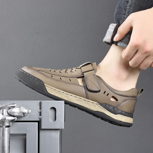 Zapatos Casuales de Piel Suave para Hombre XiuXian, Mocasines Perforados con Cierre de Velcro, Transpirables, Color Caqui - Product Image 3