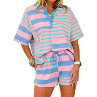 Ensemble de vêtements de détente pour femmes, 2 pièces, rayures pastel, haut à manches courtes avec demi-boutons, short à taille élastique, tenue décontractée assortie