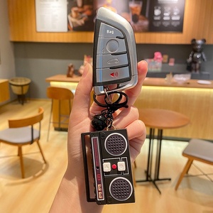 <span class=keywords><strong>Mini</strong></span> phim hoạt hình ghi <span class=keywords><strong>Keychain</strong></span> PVC nhựa đồ chơi đài phát thanh cho các trường học Túi Mặt dây chuyền Sáng tạo quà tặng cho các cặp vợ chồng bán buôn món quà nhỏ - Product Image 3