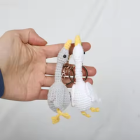 Ornement suspendu en laine tricotée en forme de cygne, oie géante à poser, porte-clés crocheté à la main, produit fini artisanal créatif