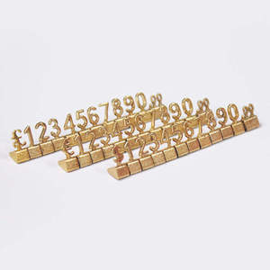 Exhibidores Metálicos 3D AURORA Mini Personalizados con Etiquetas de Precio Doradas Ajustables para Fácil Instalación en Joyerías - Product Image 1