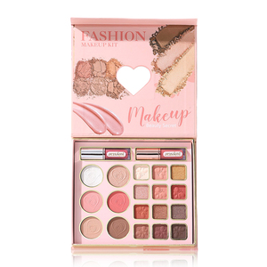 Palette di Ombretti Glitterati Vegani di Alta Qualità, Impermeabili e Pigmentati, Etichetta Privata, con Lucidalabbra - Product Image 6