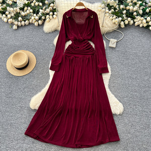 เดรสยาวทรงพลิ้วคอวี ดีไซน์จับจีบช่วงเอว สวยหรูมีสไตล์สำหรับผู้หญิง คอลเลคชั่นใหม่รับฤดูใบไม้ร่วง - Product Image 1