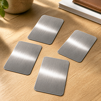 Plaques d'identification métalliques personnalisées OEM en aluminium argenté vierge, étanches, modernes, avec code QR et motif de logo de marque