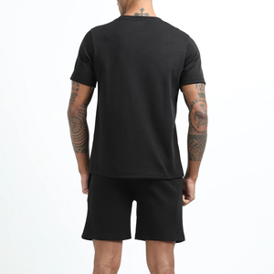 ชุดเสื้อยืดและกางเกงขาสั้นผู้ชายแฟชั่นฤดูร้อนสำหรับขาย สไตล์สตรีทแวร์ลำลองแบบใหม่ - Product Image 3