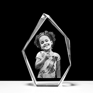 2D/3D K9 cristal grabado con láser imagen en blanco forma de iceberg bloque marco de fotos recuerdos personalizados para <span class=keywords><strong>padre</strong></span> boda regalos de cumpleaños - Product Image 4