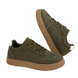 <span class=keywords><strong>Sneakers</strong></span> da <span class=keywords><strong>Donna</strong></span> Classiche in Camoscio Verde Oliva con Cuciture <span class=keywords><strong>Bianche</strong></span>, Comode per l'Uso Quotidiano, Modello 2026 di Tendenza - Product Image 6