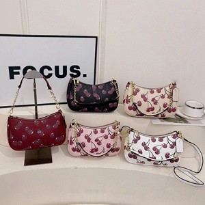 Sac Messager de Luxe Tendance en Cuir PU pour Femme, Sac à Bandoulière Designer Cherry, Sacs à Main pour Femmes avec Co-ch - Product Image 1