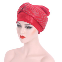 Pañuelo musulmán cruzado con taladro en caliente de esponja al por mayor, gorros, turbantes indios Sin borde de rayas nacionales para mujer, venta al por mayor de la semana de 2017